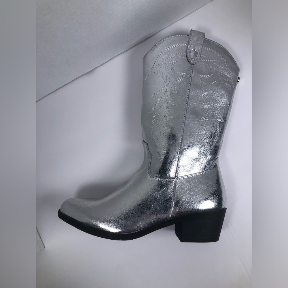 Steve Madden Silver Metallic Western Boots NWOT size 4 - Picture 9 of 14